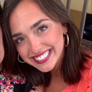 Meet your Posher, Caroline